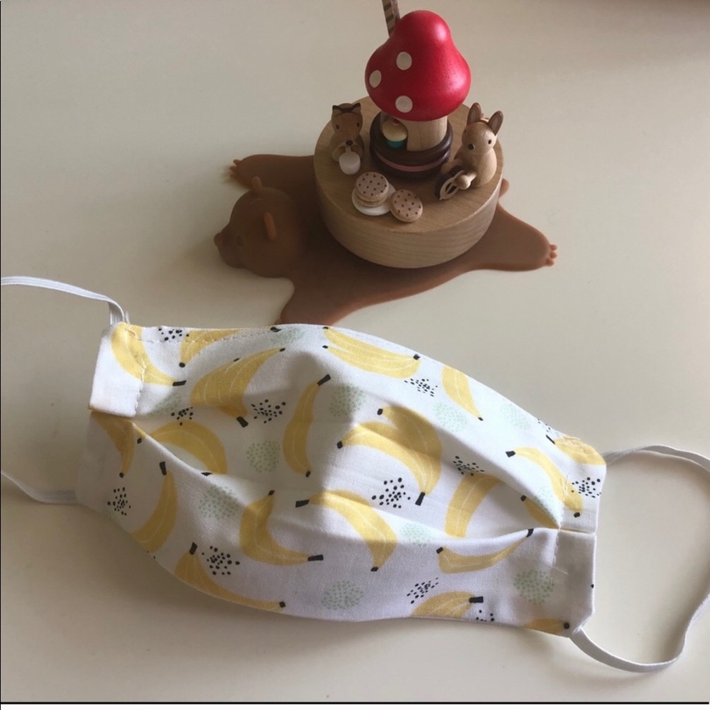 🇺🇸 hand made kids banana 🍌 cotton face mask